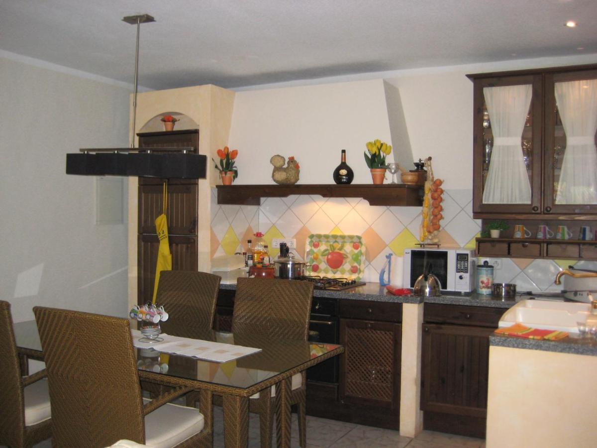 Casa Sobre El Mar, A Beautiful Oasis 1000m From Beach Calp